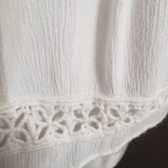 White Summer Mini Dress w/Crochet Accents by Hollister Size 3 - Picture 6 of 9